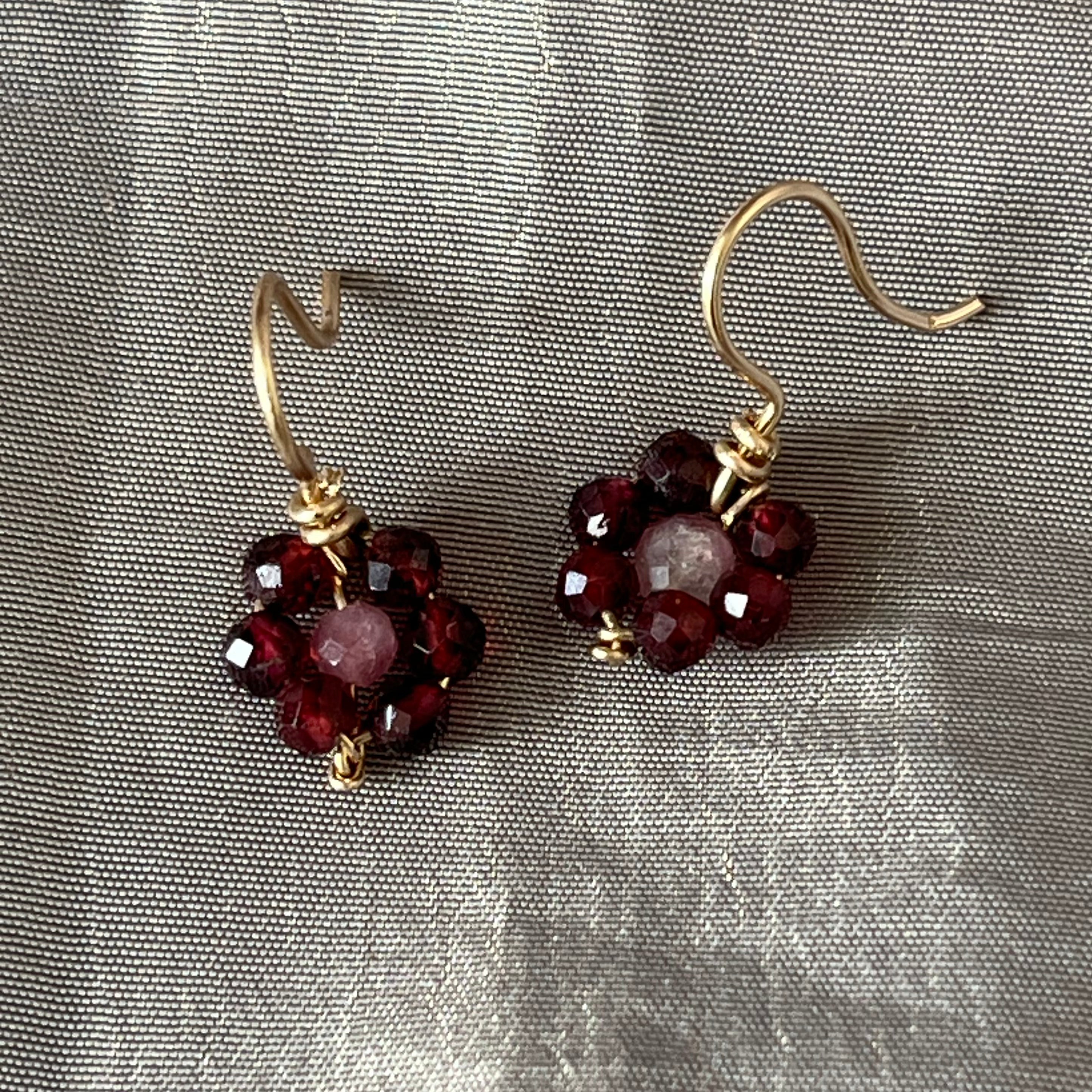 Granaat No. 01 oorbelletjes
