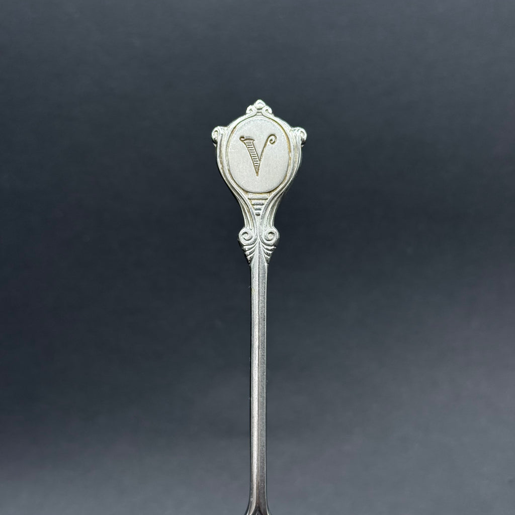 Letter V