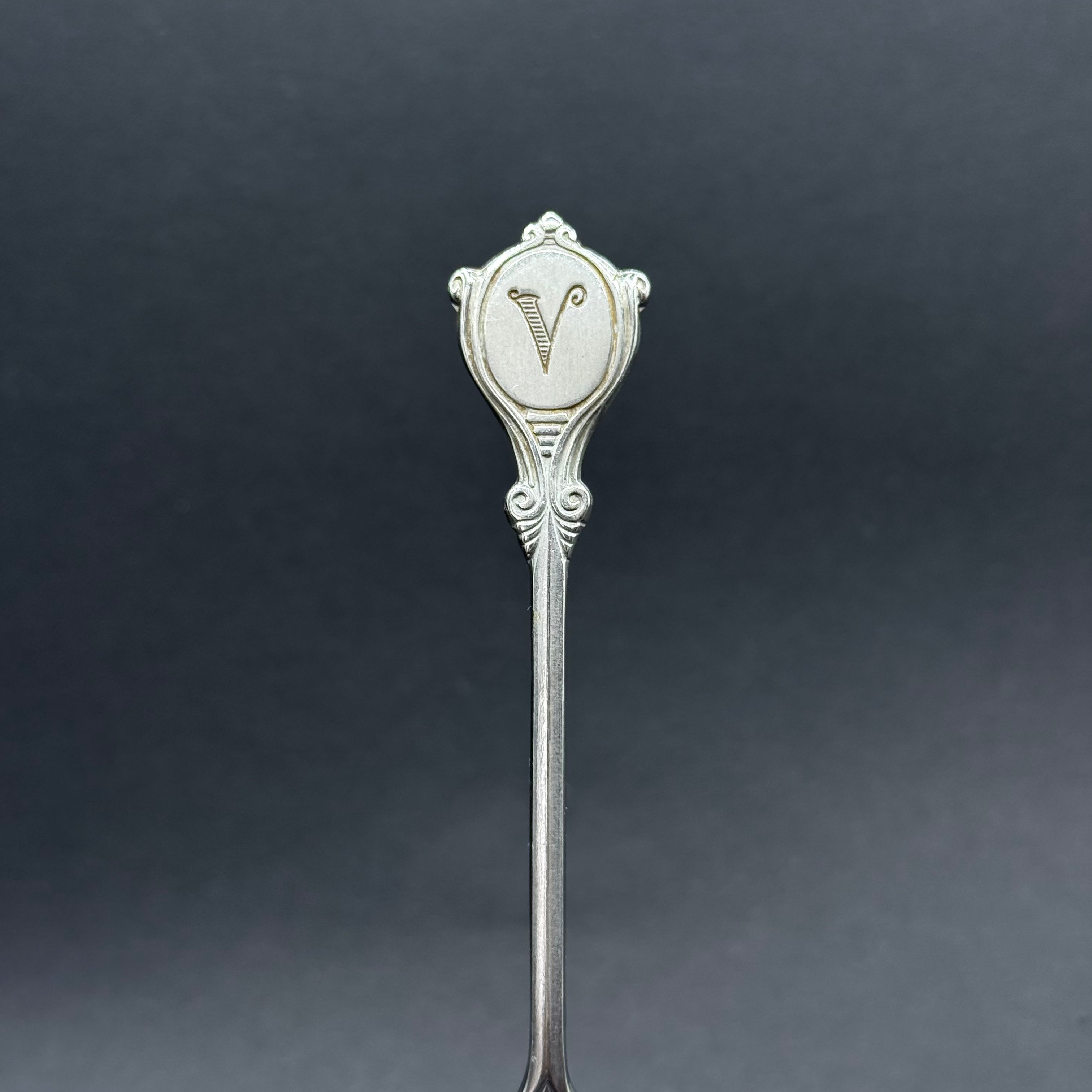 Letter V
