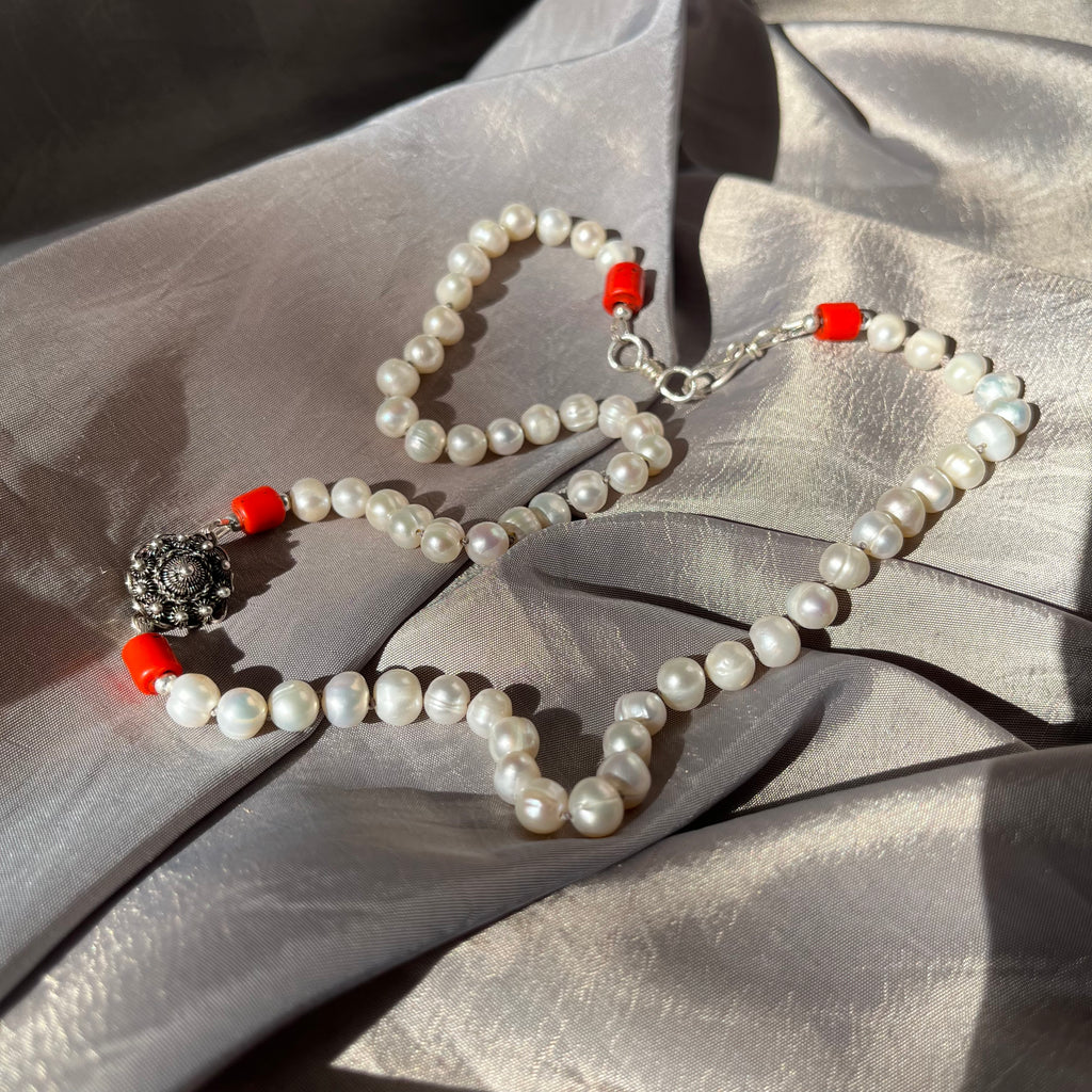 Parel ketting met zeeuwse knop